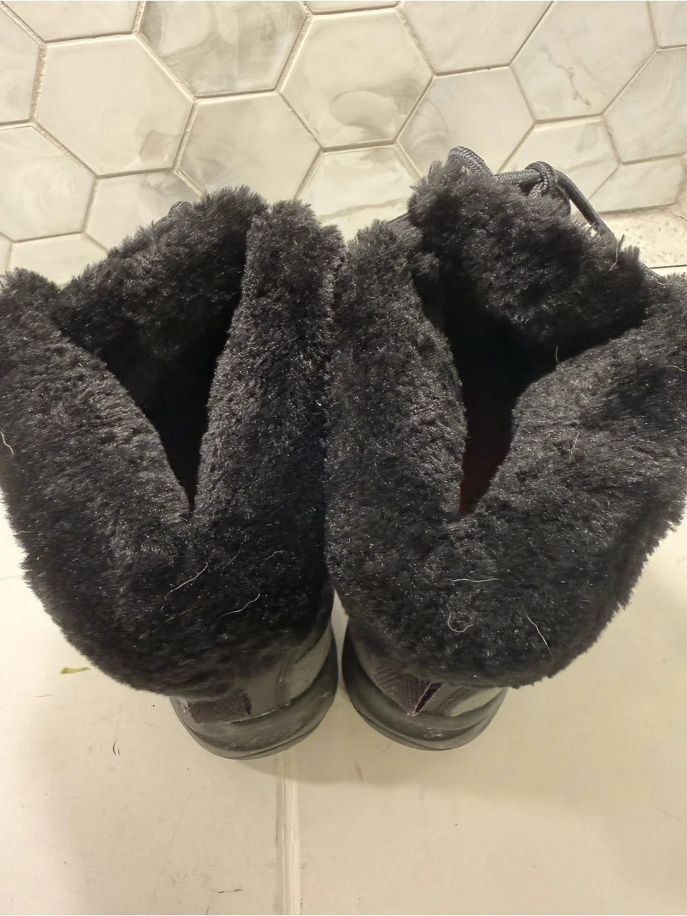Merrell Damson Woman’s Black & Purple Waterproof Insulated Hiking Boots Sz 7.5
